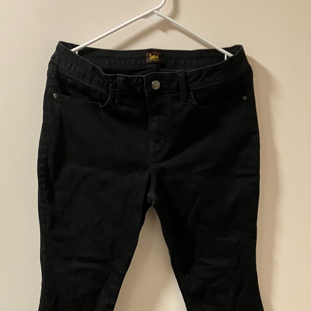 Basic Black Straight Leg Lee Jeans🎥🖤